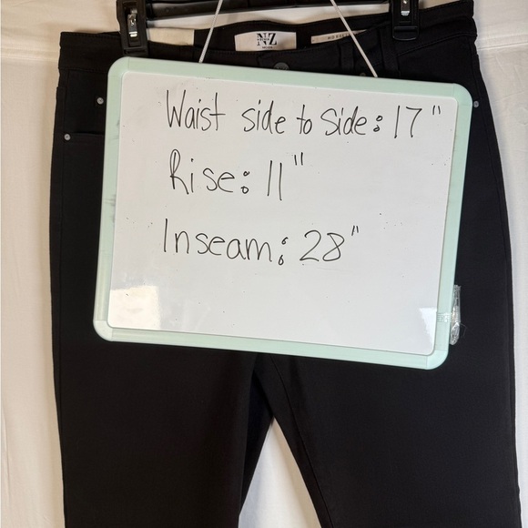 Nic+Zoe NEW Premium Black Denim Mid Rise Straight Jeans 32 x 28 Neutral Frayed - Picture 10 of 12